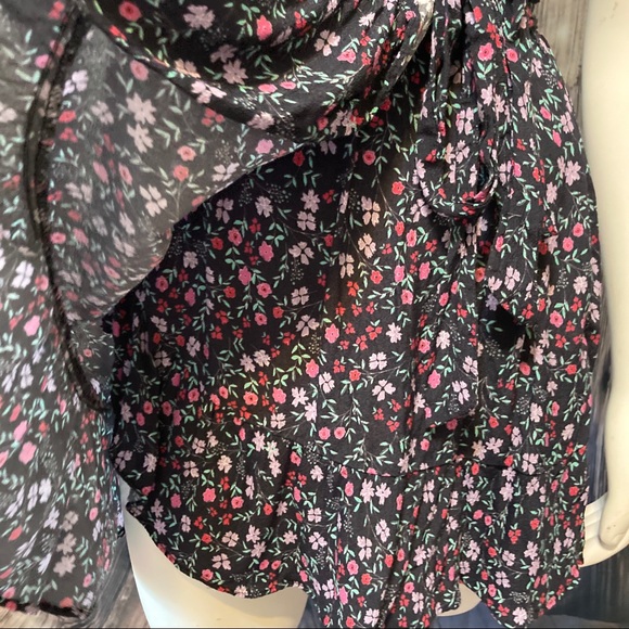 Lovers & Friends Wrap Top - Picture 4 of 12